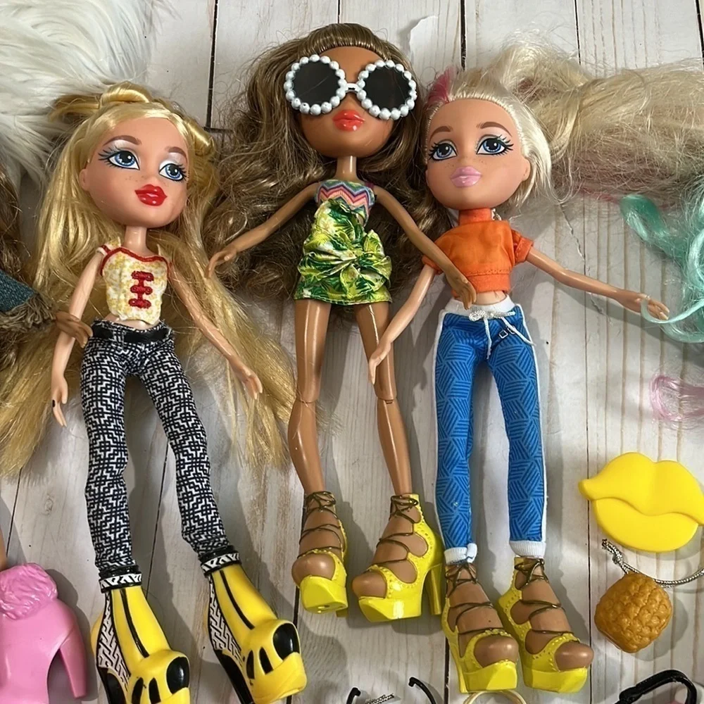 Bratz Doll Bundle and Accessories - Picture 3 of 10